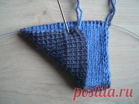 Двойное двухцветное полотно – интересная техника вязания спицами | Вязание life. Схемы и узоры | Яндекс Дзен