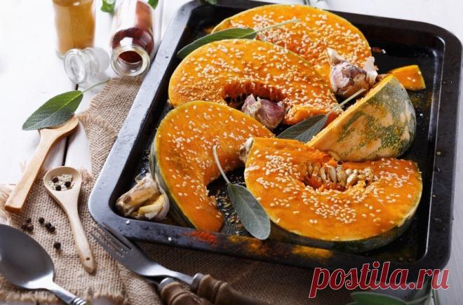 Воскресенье с тыквой: подборка лучших блюд на любой случай Если в вашем доме очутилась тыква, а вы совсем не знаете, что из нее приготовить, не беда. Наша подборка вам в этом поможет. Мы собрали рецепты, которые сгодятся и к завтраку, и к обеду, и к ужину, так как тыква — универсальный продукт. С ней можно готовить оладьи, первые блюда, добавлять к гарниру и в выпечку. Одним словом, если этот овощ сегодня есть на вашей кухне, вы точно не останетесь голодными!