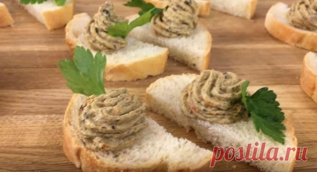 Грибной Паштет из Шампиньонов Очень Вкусный Рецепт Грибной паштет из шампиньонов в домашних условиях на багете. Паштет содержит творог, и именно он придаёт кремообразный нежный вкус грибному паштету.