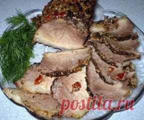 КАК ПРИГОТОВИТЬ ВКУСНОЕ ДОМАШНЕЕ МЯСО
Самый лучший способ приготовить вкусное домашнее мясо. Буженина получается очень сочной. Хорошая альтернатива колбасе для бутербродов.
Ингредиенты:
Кусок свинины (800-900г)
2-3 ч. л. соли
2-3 зуб. чеснока
2 шт. лаврового листа
1 л воды
Приготовление:
1.В кипящую воду добавляем соль, перец, специи и лавровый лист. Хорошо размешать и полностью охладить
2.Кладем в нее мясо, накрываем пленкой, ставим в холодильник на 4-5 часов, лучше на ночь.
Промаринованно