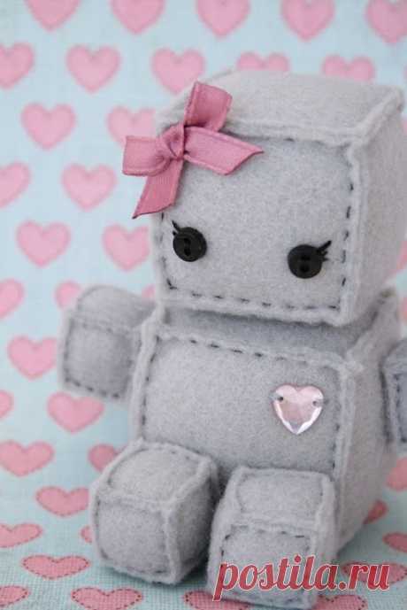 The most wonderful felt robots!