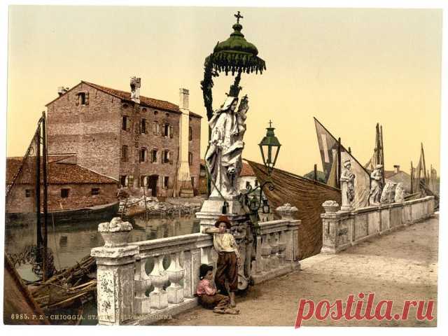100 фотохромных открыток Венеции конца 19 века: великолепные дворцы, каналы, мосты и соборы в цвете Фотохромы, передающие атмосферу конца 19-го века в одном из самых популярных и воспетых европейских городов.
