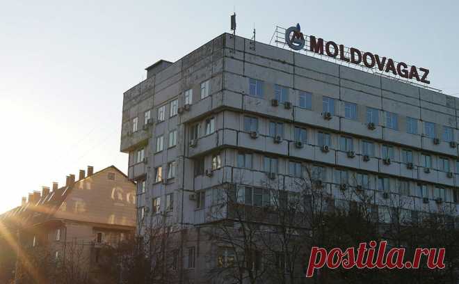 Молдавия отстранит компанию «Газпрома» от поставок газа потребителям. С августа подконтрольная «Газпрому» компания «Молдовагаз» перестанет поставлять газ потребителям в Молдавии, эти функции возьмет на себя государственное предприятие «Энергоком», сообщил премьер-министр Молдавии Дорин Речан в социальной сети Facebook (принадлежит Meta, признанной экстремистской и запрещенной в России).