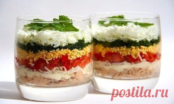 Легкий слоеный салат 

На 1 порцию:
1 тертый огурец
Кусочек отварной кур. грудки
Показать полностью…