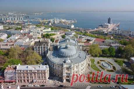 Американский офицер предрек включение двух украинских городов в состав России. Экс-советник главы Пентагона полковник Дуглас Макгрегор заявил, что Харьков и Одесса войдут в скором времени войдут в состав России после ответного удара на контрнаступление Киева. «Я бы не ожидал внезапного блицкрига как такового, но Одесса и Харьков точно попадут под контроль Москвы», — предрек он.