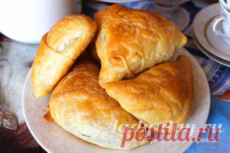 Пирожки из слоеного теста рецепт с фото простой и вкусный в духовке | Простые рецепты с фото