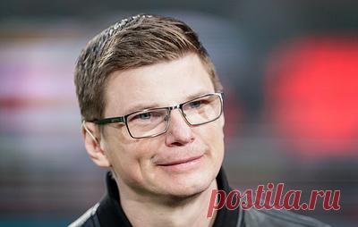 Аршавин в ноябре пройдет аттестацию на тренерскую лицензию. Бывший игрок "Зенита" проходит обучение на тренера в академии РФС на категорию А-УЕФА + В-УЕФА для профессиональных игроков