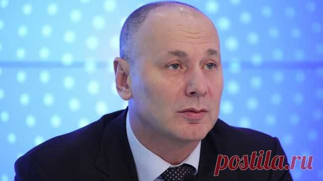 Право пересдать один предмет на ЕГЭ сохранится в 2026 году, заявил Музаев