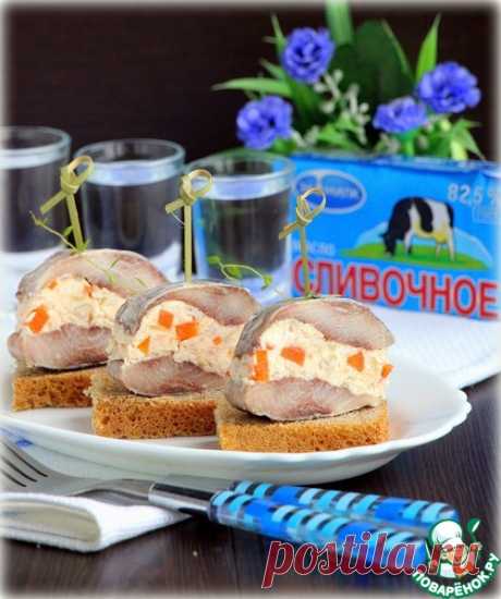 Сельдь, фаршированная сливочно-икорным паштетом