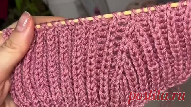 Бабушка вяжет