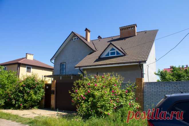 Дом в Черноморске требует небольших вложений только по фасаду и участку.

Хорошее вложение денег в недвижимость в Черноморске.

Цена – 190.000 $