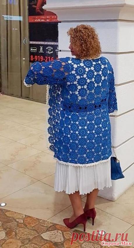 Кардиган из мотивов Однажды в 2014 году я купила себе сумку из натуральной замши приятного светло синего цвета. Сразу захотелось к ней шазюбль (летнее пальто до щиколотки) такого же цвета.