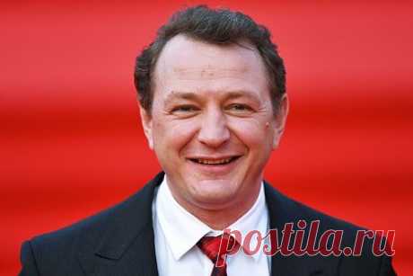 Марат Башаров собрался жениться в четвертый раз. Актер и телеведущий Марат Башаров собрался жениться в четвертый раз. Он сделал предложение своей возлюбленной Асе Борисовой, о чем та рассказала в эфире передачи «Ты не поверишь». В студии программы женщина заверила, что в их отношениях с Башаровым нет никаких недопониманий.