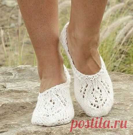 Ажурные тапочки спицами , описание