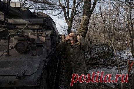 Украинские пленные рассказали о сознательной порче военной техники. Украинские военнослужащие портят вверенную им военную технику и оборудование, чтобы командование не перебрасывало их на передовую, сообщает РИА Новости, ссылаясь на добытые российскими силовиками рапорты и показания пленных. В частности, один связист испортил радиорелейную станцию связи.