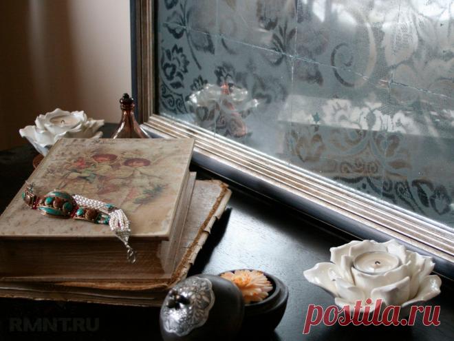 згломизе
https://www.rmnt.ru/story/windows/eglomize-texnika-nanesenija-risunka-na-steklo.1502405/