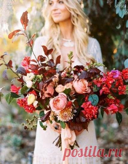 Букет невесты в благородной бордовой палитре 🌹