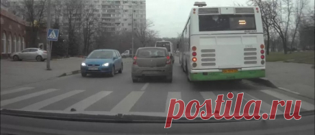 Что нужно знать об объезде автобуса через сплошную? | Автотренд | Пульс Mail.ru Во всех городах есть узкие улицы, передвигаться по которым может быть проблематично. Если же по этим улицам еще и общественный транспорт...