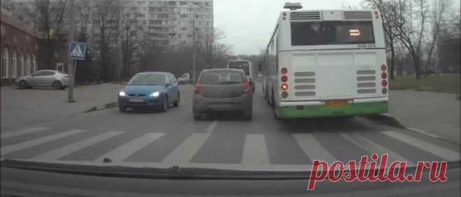 Что нужно знать об объезде автобуса через сплошную? | Автотренд | Пульс Mail.ru Во всех городах есть узкие улицы, передвигаться по которым может быть проблематично. Если же по этим улицам еще и общественный транспорт...