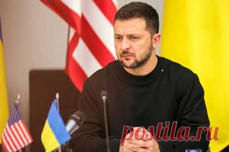 В Крыму рассказали о спросе на покупку квартиры Зеленского. Выставленная на продажу национализированная квартира семьи президента Украины Владимира Зеленского в поселке Ливадия на южном берегу Крыма пользуется повышенным спросом со стороны потенциальных покупателей. Об этом рассказал глава крымского парламента Владимир Константинов.