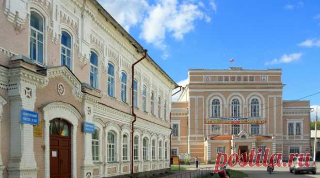 Гостиницы Ирбита. Описание. Отзывы Ирбит является одним из самых старых городов Свердловской области. К сожалению, сейчас утрачено его былое величие, но возрожденная Ирбитская ярмарка