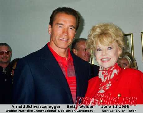 Бетти Бросмер — обладательница самой шикарной фигуры 50-х годов