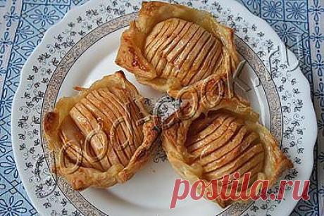 Хорошая кухня - слоёные пирожные с яблоками. Кулинарная книга рецептов. Салаты, выпечка.