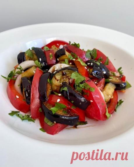 ​Салат из баклажанов и помидоров