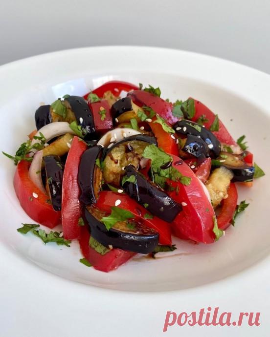 ​Салат из баклажанов и помидоров