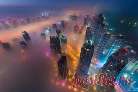 Утренний туман в Дубае (ОАЭ) / Социальная погода