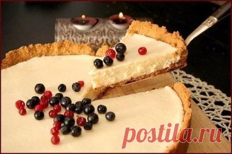 Пирог со сгущенкой🎂
Простейший и быстрый рецепт сладкого пирога со сгущённым молоком.
Вам потребуется:
Сливочное масло - 80 г
Песочное печенье (юбилейное) - 300 г
Яичный желток - 3 шт
Молоко сгущенное - 400 мл
Лимон - 1/2 шт