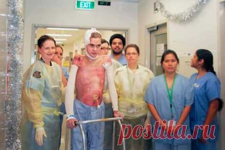 Мужчина умер и воскрес после двух ударов током в 120 тысяч вольт. Житель Новой Зеландии Трой Холл рассказал о смерти и воскрешении после двух ударов током в 120 тысяч вольт 10 лет назад. Мужчина собирал урожай авокадо после дождя, а над деревом тянулись линии электропередач. Первый удар током пришелся ему в голову, а второй — в грудь. Холл считает, что второй удар воскресил его.