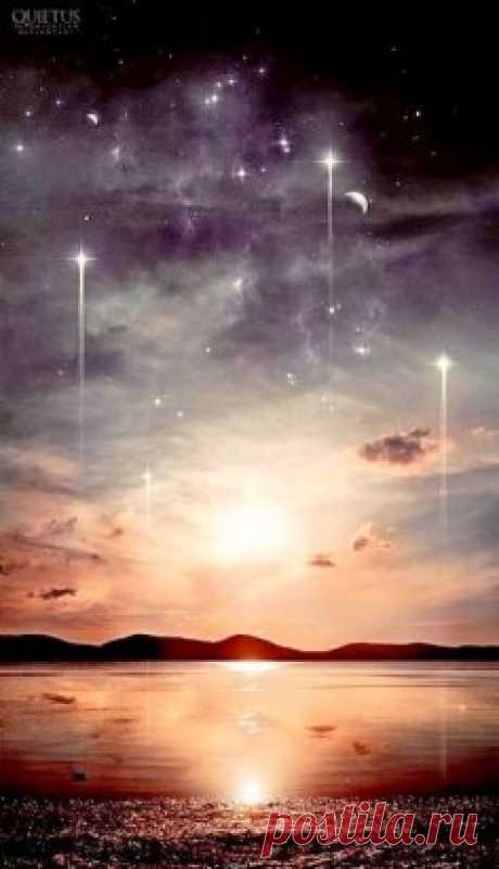 У каждого из нас своя судьба,
Своя тропинка и своя дорога,
Своя надежда и своя мольба
И просьба есть у каждого для Бога.
У каждого из нас свой Ад и Рай,
У каждого из нас свои рассветы,
У каждого наверно есть свой край,
У каждого любовь и счастье где -то.
У каждого понятия свои
О мире ,чести, зависти и злобе,
Для каждого горят свои огни,
Чтоб не свернул он со своей дороги.
Но где - то в точке маленькой одной,
В каком - то завиточке мирозданья,
Все наши души станут вдруг одной,
Одним вселенским