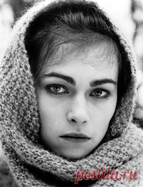 Джоанна Пакула, 2 января, 1957