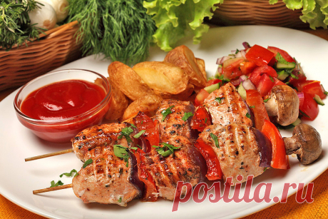 38 рецептов шашлыка - из мяса, рыбы и даже картошки на майские праздники.