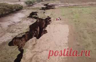 Африка начинает раскалываться на части: видео — National Geographic Россия