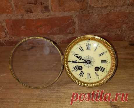 Часовой механизм на запасные части. Конец 19 начало 20 века. Эмаль. Стекло с бронзовым ободом 
Диаметр стекла в ободе / циферблата : 115 / 95 мм. ширина обода : 25 мм. Механизм. Диаметр : 83 мм. Высота : 40 мм. 

Цена : 3500 руб. 

Купить сейчас : 

#ЧасовойМеханизмнаЗапасныеЧасти #ЧасовойМеханизмКонец19век #ЧасовойМеханизмНачало20века #ЧасовойМеханизмЭмаль #ЧасовойМеханизмСтеклосБронзовымОбодом