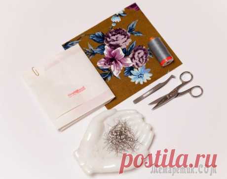 Как сделать термоклеевую аппликацию из ткани Аппликация — простой способ украсить одежду. Если вы сшили платье из однотонной ткани, то с помощью аппликации вы можете расставить акценты и создать уникальный наряд. Вам понадобится:ткань с рисунком...