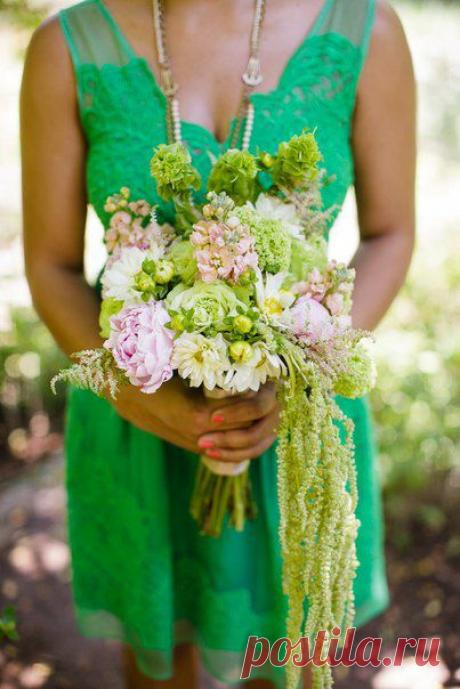 Насыщенный изумрудно-зеленый в оформлении свадьбы