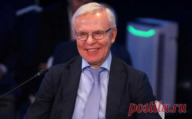 Фетисов заявил о желании Запада расколоть российское общество Олимпиадой. Двукратный олимпийский чемпион считает, что российской стороне нужно было сразу отказываться выступать на Олимпийских играх без флага и гимна, но «мы тянули до последнего, надеясь на доброту и снисходительность»