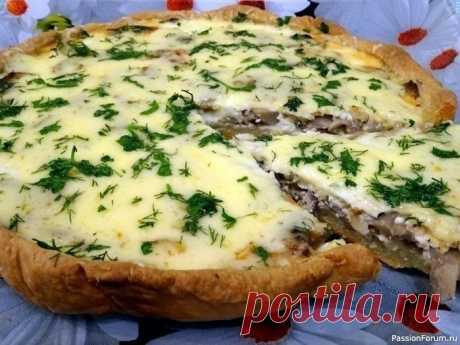 Пирог "Грибной жульен" Готовим вкуснейший пирог по мотивам французской кухни!🌭🥟🥮🧀🍄Вкусный и сытный пирог с тонким, рассыпчатым тестом и мягкой, сочной и нежной начинкой!ИНГРЕДИЕНТЫмука, 170-200 граммяйцо, 2 штуксливочное масло, 100 граммсметана, 400 граммгрибы, 300 граммсыр, 70 граммлуковица, 1 штуксоль, по...
