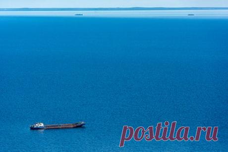 Судоходство в Босфоре восстановлено после аварии с сухогрузом. Движение судов в проливе Босфор восстановлено после аварии с сухогрузом, у которого отказал двигатель. Ранее сообщалось, что у 190-метрового судна Annita (“Аннита“), следующего из турецкого порта Тузла в российский Кавказ, произошла поломка двигателя. К нему были оперативно направлены два буксира и катер с лоцманом.