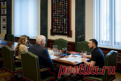 Зеленский назначил 16 новых украинских послов