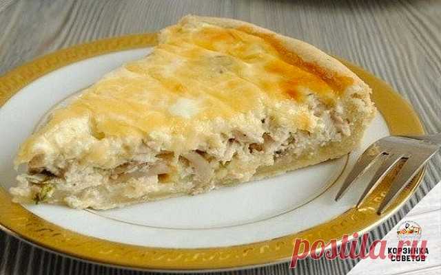 Пирог с грибами и курицей
на 100грамм - 121.25 ккалБ/Ж/У - 12.54/3.92/8.89

Ингредиенты:
Для теста:
- 1 стакан цельнозерновой муки
- 1 яйцо
- оливковое масло
- 50 г нежирного сыра
- соль 

Для начинки:
- 500 г грибов (у нас шампиньоны)
- 1 куриная грудка
- 150 г натурального йогурта
- 150 г обезжиренного молока
- 1 столовая ложка муки или крахмала
- 1 лук репчатый
- 150 г нежирного сыра
- зелень, соль, перец

Приготовление:
Для теста:
Смешиваем муку и немного оливкового ма...