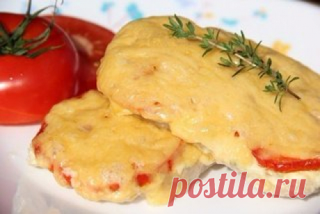 Свинина, запеченная с помидорами и сыром