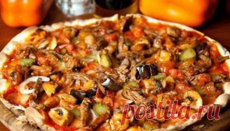 ТОП-5 РЕЦЕПТОВ ВКУСНОЙ ПИЦЦЫ 

1.КЛАССИЧЕСКАЯ ПЕПЕРОНИ

ИНГРЕДИЕНТЫ:
● 250 гр Теста для пиццы
● 170 гр Сыр Моцарелла
● 80 гр Соус для пиццы
● 90 гр Колбаса Пеперони
● 10 мл Масло оливковое

Тесто для пиццы:
● 250 гр Мука пшеничная
● 200 гр Мука для пиццы
● 230 мл Вода
● 2 гр Дрожжи
● 35 мл Масло оливковое
● 2 гр Соль

Соус для пиццы:
● 100 гр Томаты в собственном соку
● 5 гр Базилик
● 3 гр Соль
● 10 мл Масло оливковое
● 2 гр Орегано

ПРИГОТОВЛЕНИЕ:

Тесто:
Дрожжи развести ...