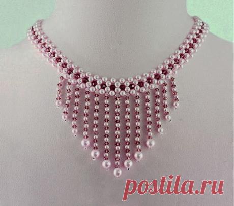 Очень нежное ожерелье из разноцветных бусин. Простая схема.