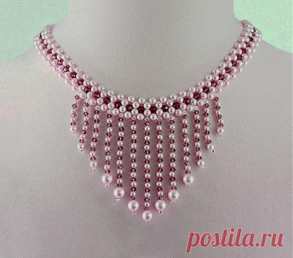 Очень нежное ожерелье из разноцветных бусин. Простая схема.