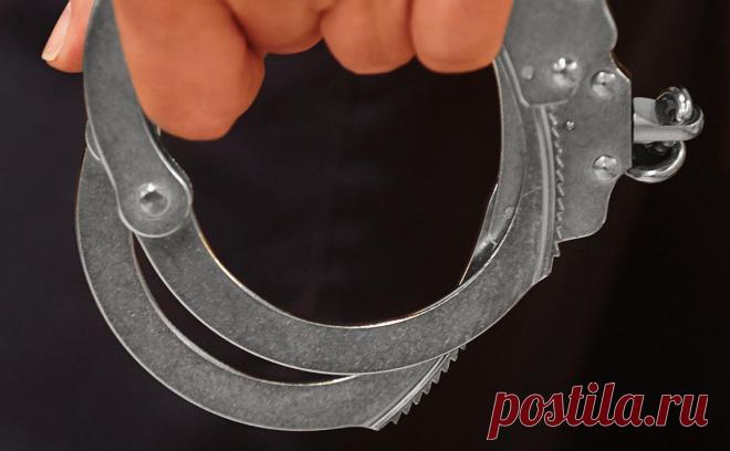 Суд приговорил жителя Узбекистана к тюрьме за оскорбление президента. 19-летний житель Самаркандской области опубликовал комментарий к видео о семье Шавката Мирзиёева в Instagram, который суд счел оскорбительным