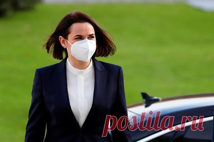 Тихановская рассказала о своей мечте вернуться в Белоруссию. Бывший кандидат в президенты Белоруссии Светлана Тихановская хочет вернуться на родину. По ее словам, она ищет безопасные пути возвращения на родину, однако точных сведений о времени и условиях ее приезда пока нет. Также лидер белорусской оппозиции заявила, что надеется встретиться с президентом США Джо Байденом.